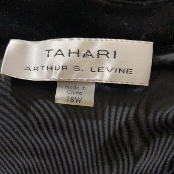 Tahari. Arthur S. Levine. - Picture 8 of 12